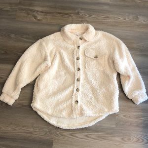 Brand new - never worn! Sherpa button up top